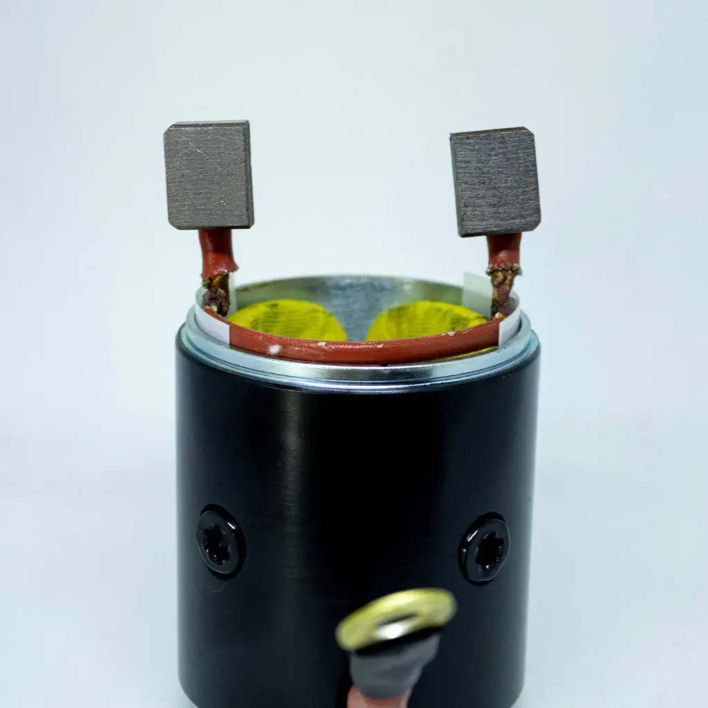 MCM320C  BOB. MITSUBISHI 32C C/  ESCOVAS